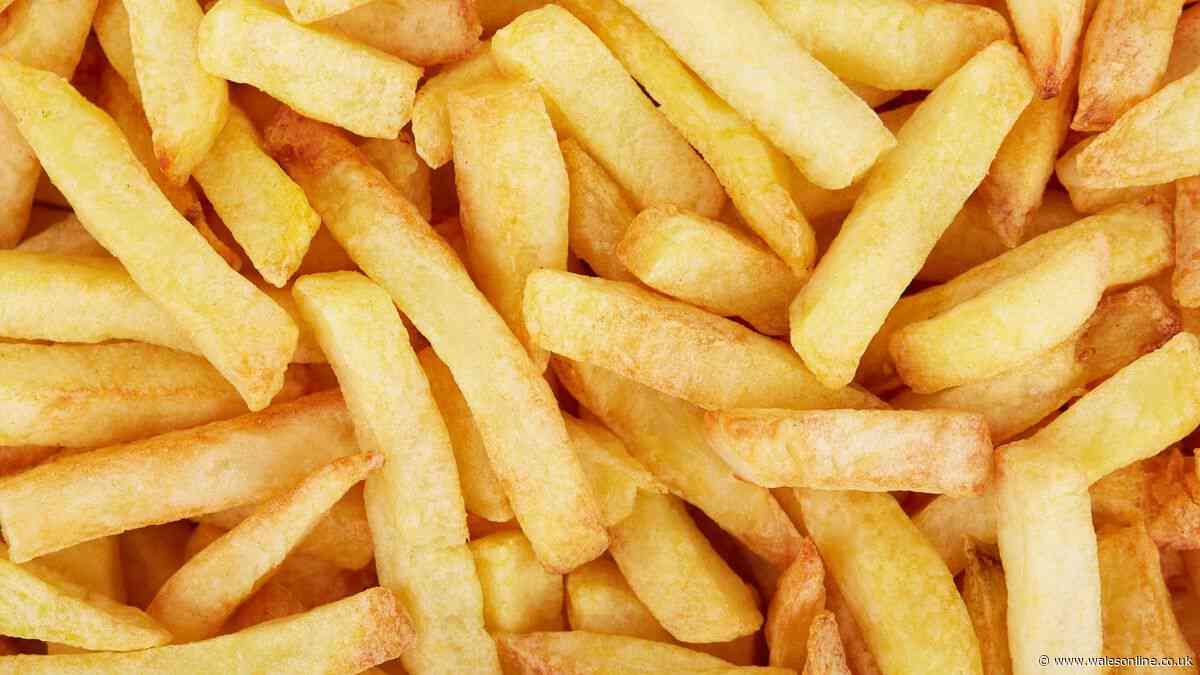 Simple seasoning trick improves your air fryer frozen chips