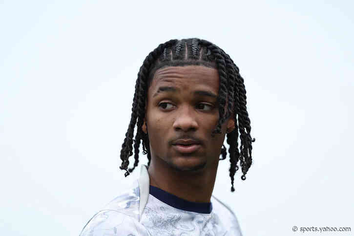 Manchester United sign 18-year-old Tynan Thompson from Tottenham