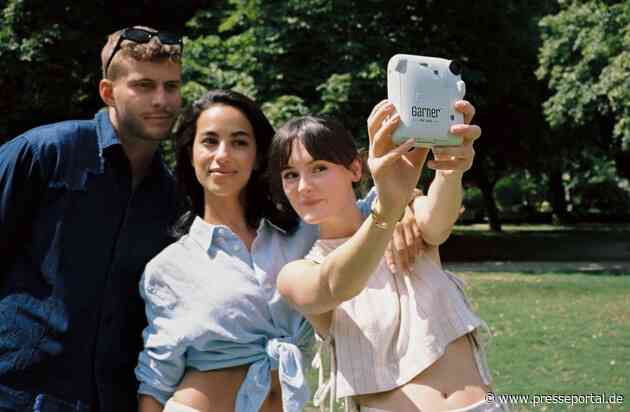 Trip down memory lane: Garner by IHG feiert analoge Reiseerinnerungen / Lea van Acken, Gizem Emre und Ben Felipe laden dazu ein, die Momente wiederzuentdecken, die jede Reise prägen
