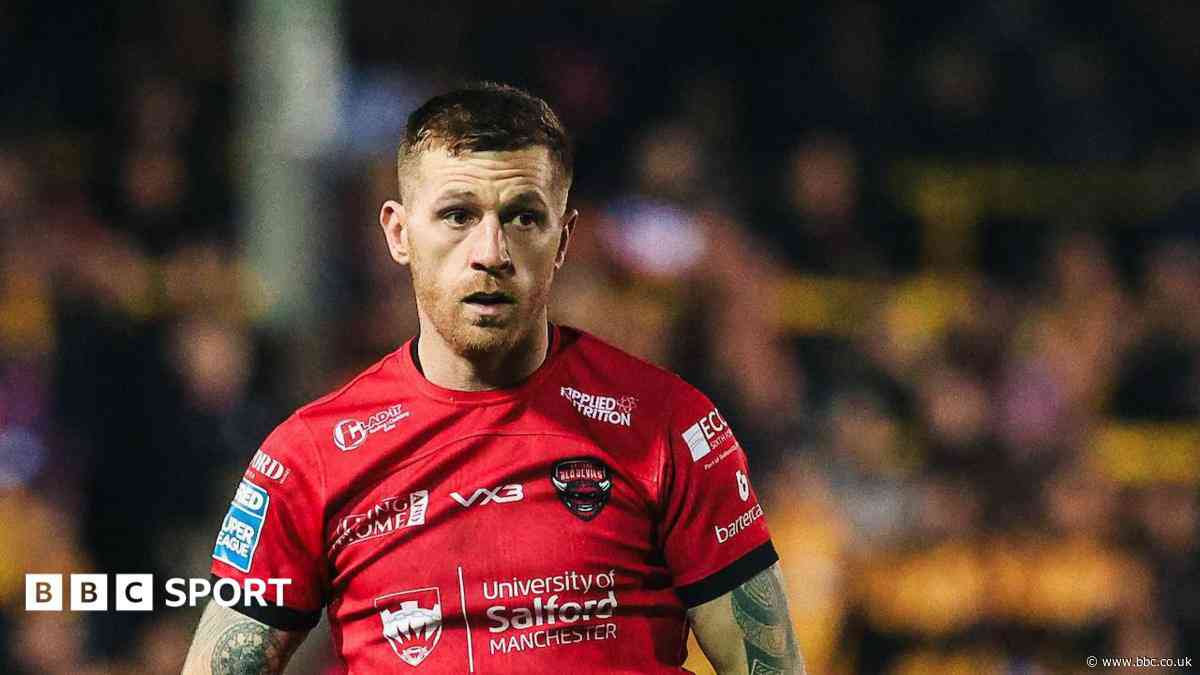 Salford re-sign half-back Sneyd from 2027