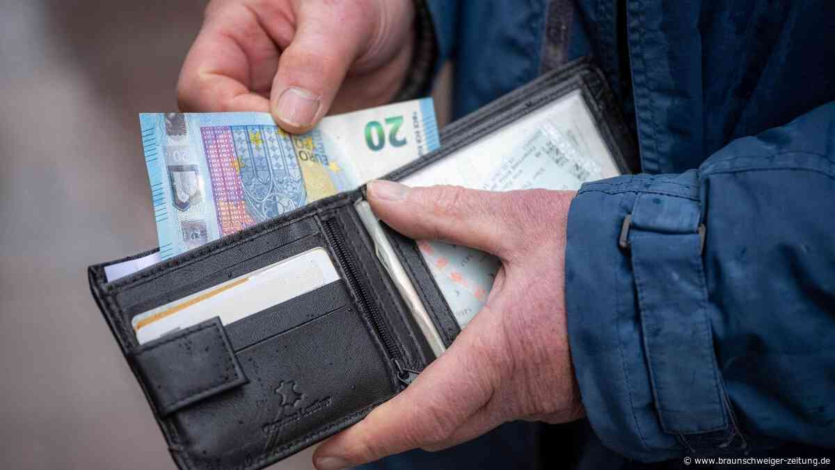 Mann stiehlt Geldbörse – Polizei findet bei ihm Waffen und Munition in Vechelde