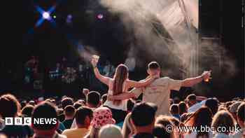 Sun sets over the end of Splendour - in 15 photos