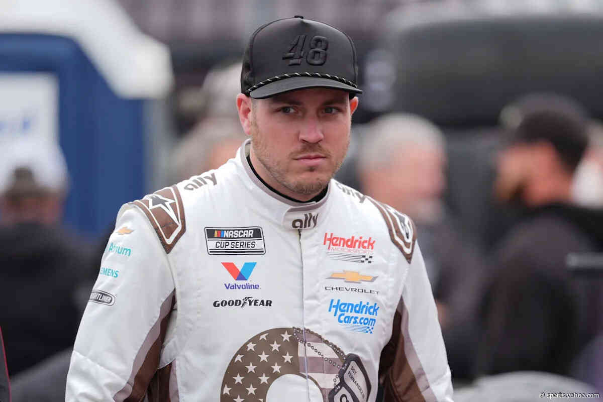 “Hendrick Needs To Fire Him”: NASCAR Fans Turn On Alex Bowman After Costly Tyler Reddick Contact in North Wilkesboro