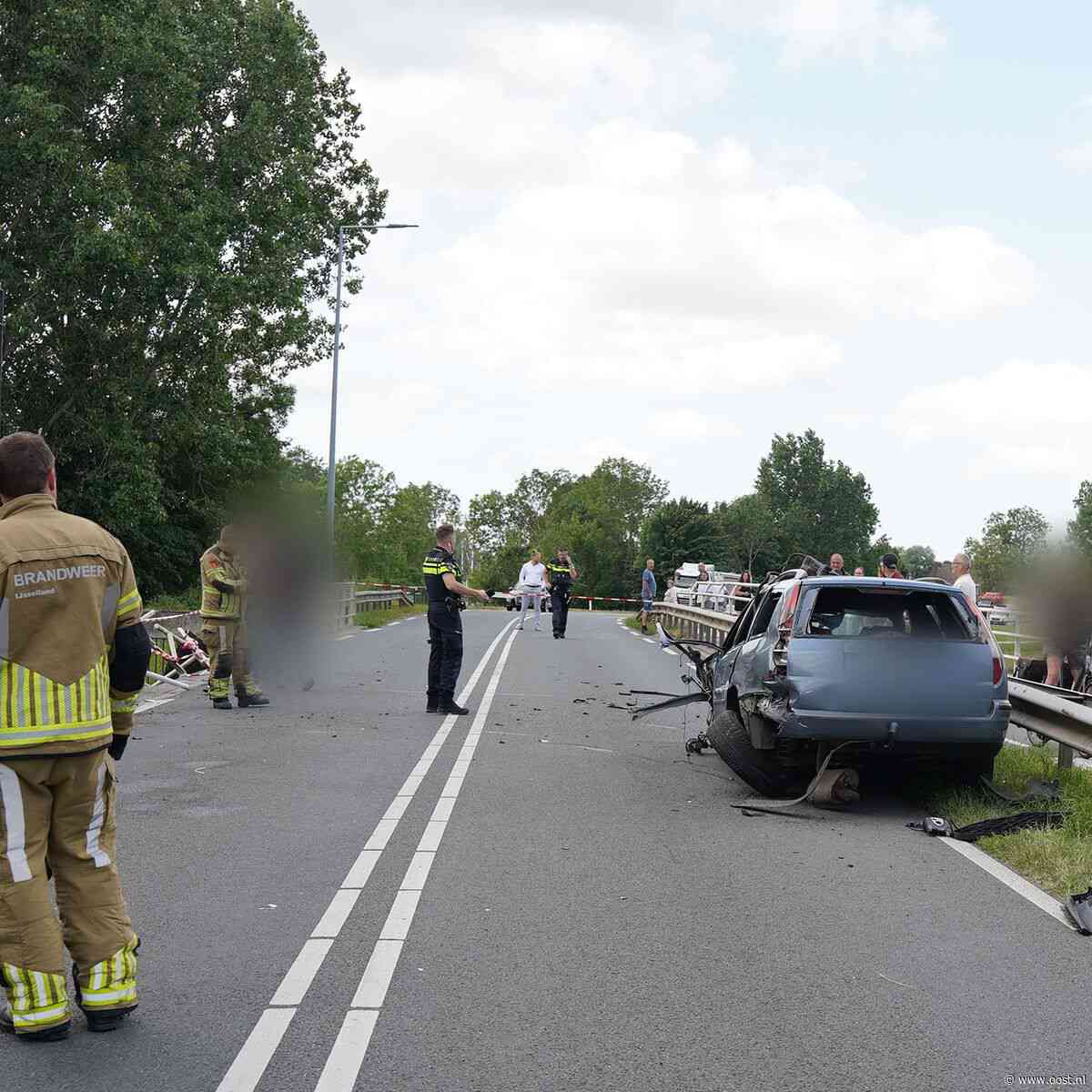 Brugreling Ganzensluis bij IJsselmuiden weggeslagen na ongeval