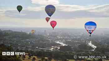 Hot air balloons take to the sky - in pictures