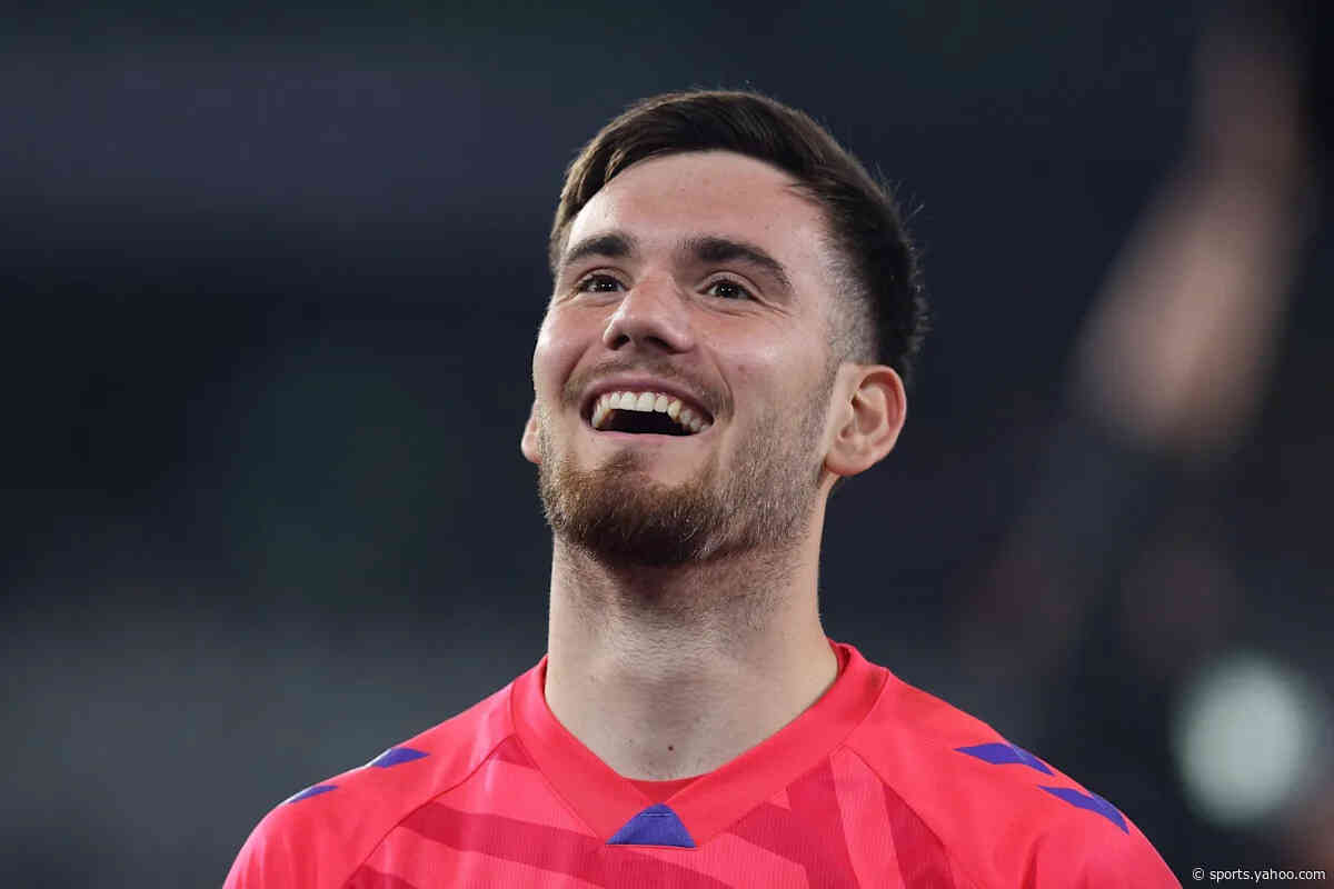 Stuttgart prepare to invest ‘full trust’ in rookie No. 1 Dennis Seimen ahead of Champions League campaign