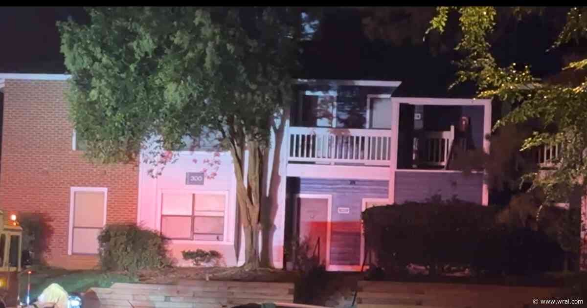 Fire at Raleigh apartment complex forces 16 from homes