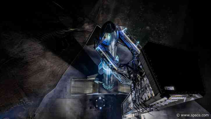 SpaceX stacks massive Starship rocket ahead of July 23's Flight 13 test launch (video)