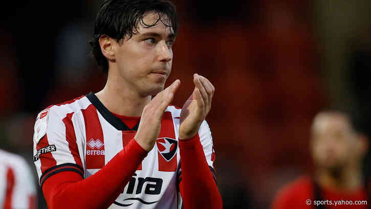Doncaster sign Bristol Rovers midfielder Hutchinson