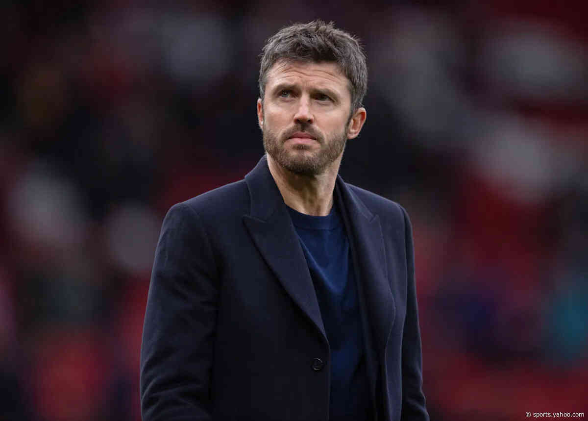 Report: Man United considering moves for two midfielders