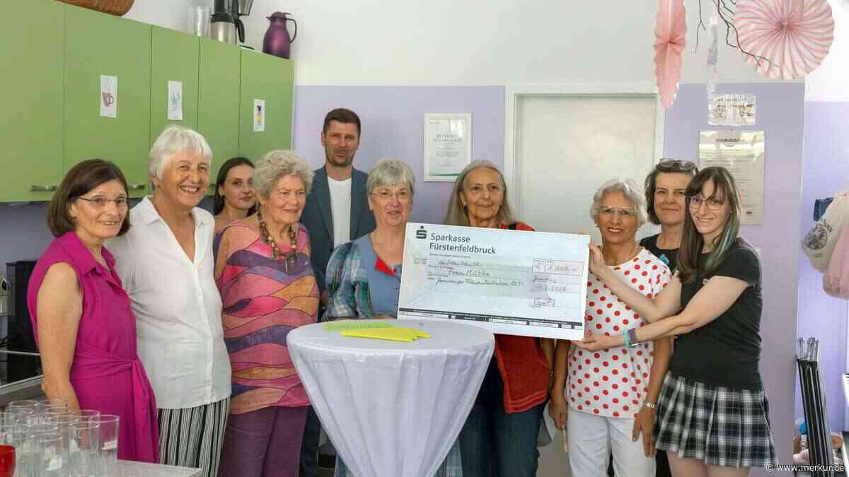 Frauen- und Mütterzentrum „Frau Mütze" feiert 30. Geburtstag mit Scheck über 1.000 Euro