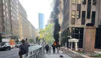 Anti-ICE suspect arrested outside New York City federal building after lighting incendiary device
