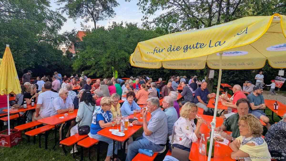 FC Moosburg zieht Altstadtfest trotz Regenprognose durch – 2000 Gäste kommen