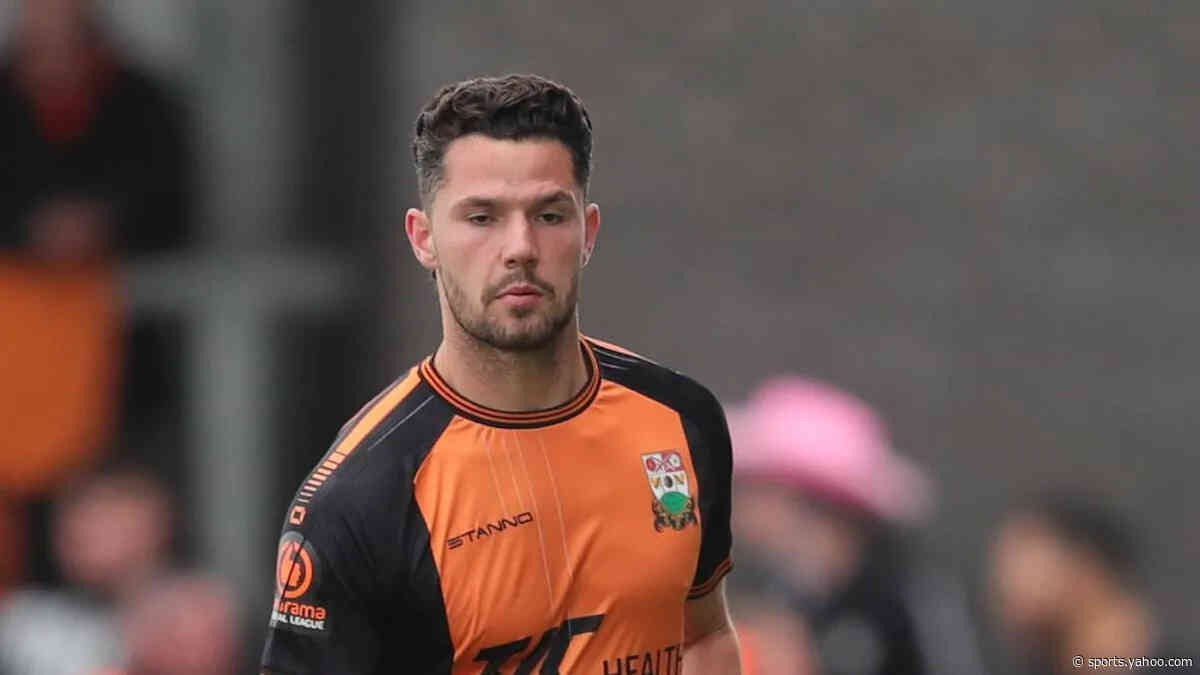 Tavares signs Barnet contract extension
