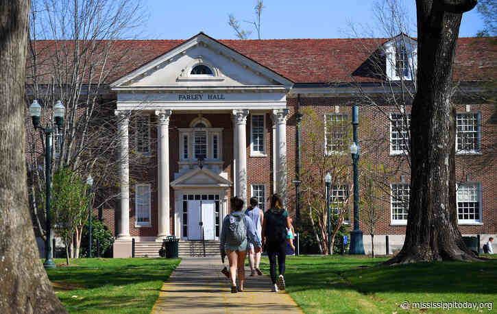 Former Ole Miss employee contends in appeal of dismissed lawsuit that Chancellor Glenn Boyce caved to hecklers