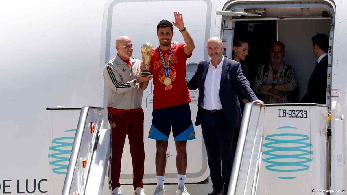 Spain World Cup champs return home for parade