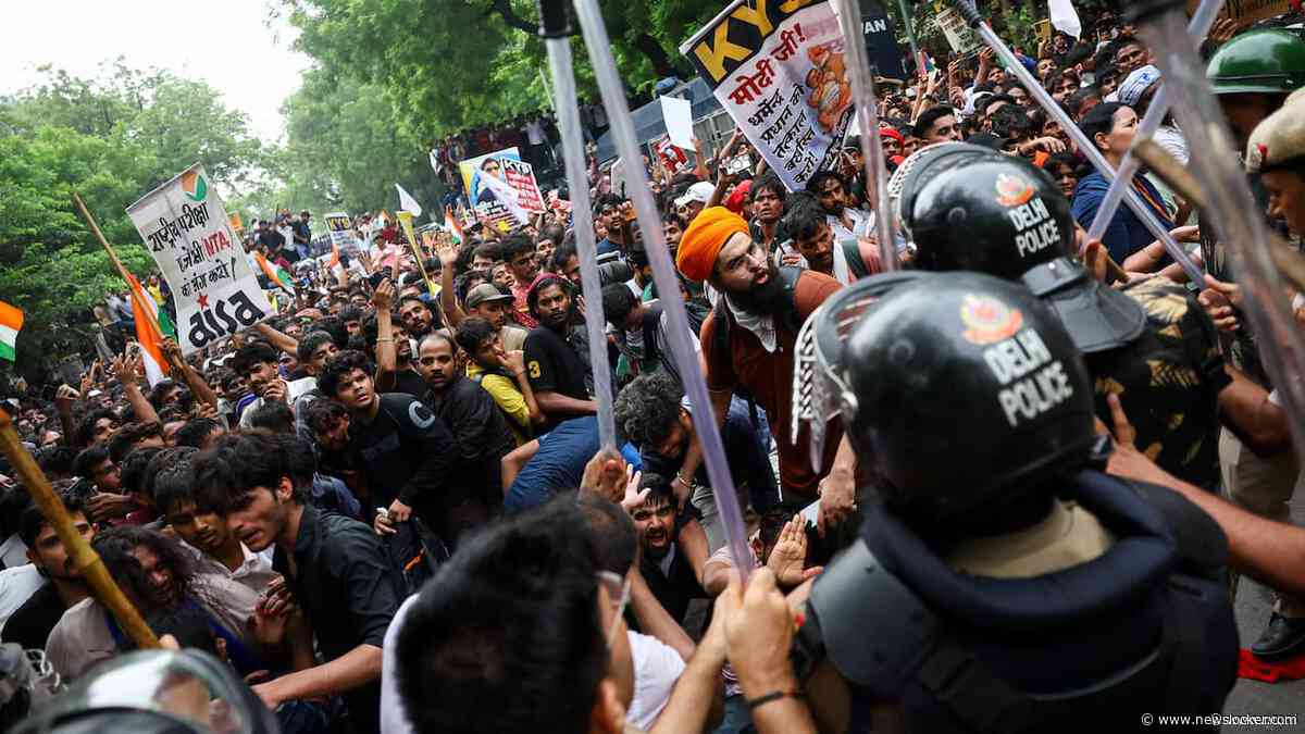 Duizenden jongeren van Indiase 'kakkerlakbeweging' demonstreren bij parlement