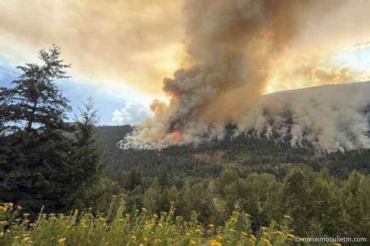 7 buildings destroyed in Brunswick Complex wildfires; some residents not evacuating