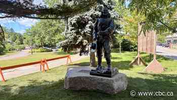 Amid wider statue debate, Gatineau, Que., quietly reinstalls monument to Samuel de Champlain