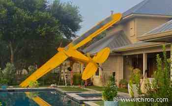 Small plane crashes into Fort Bend County home