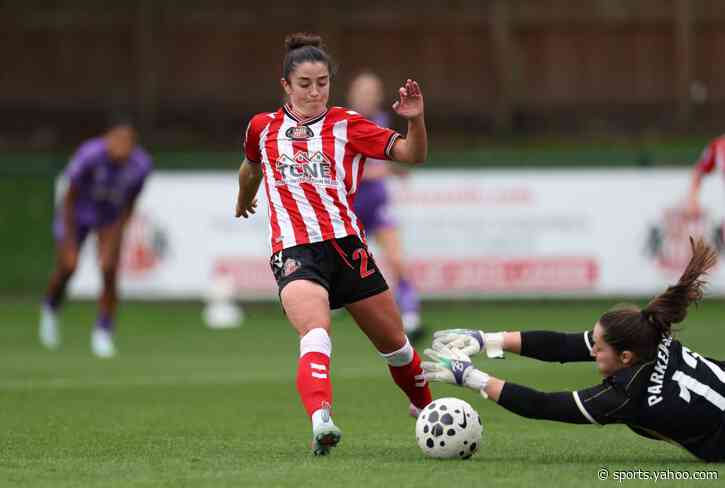 Sunderland midfielder Sheva signs new deal