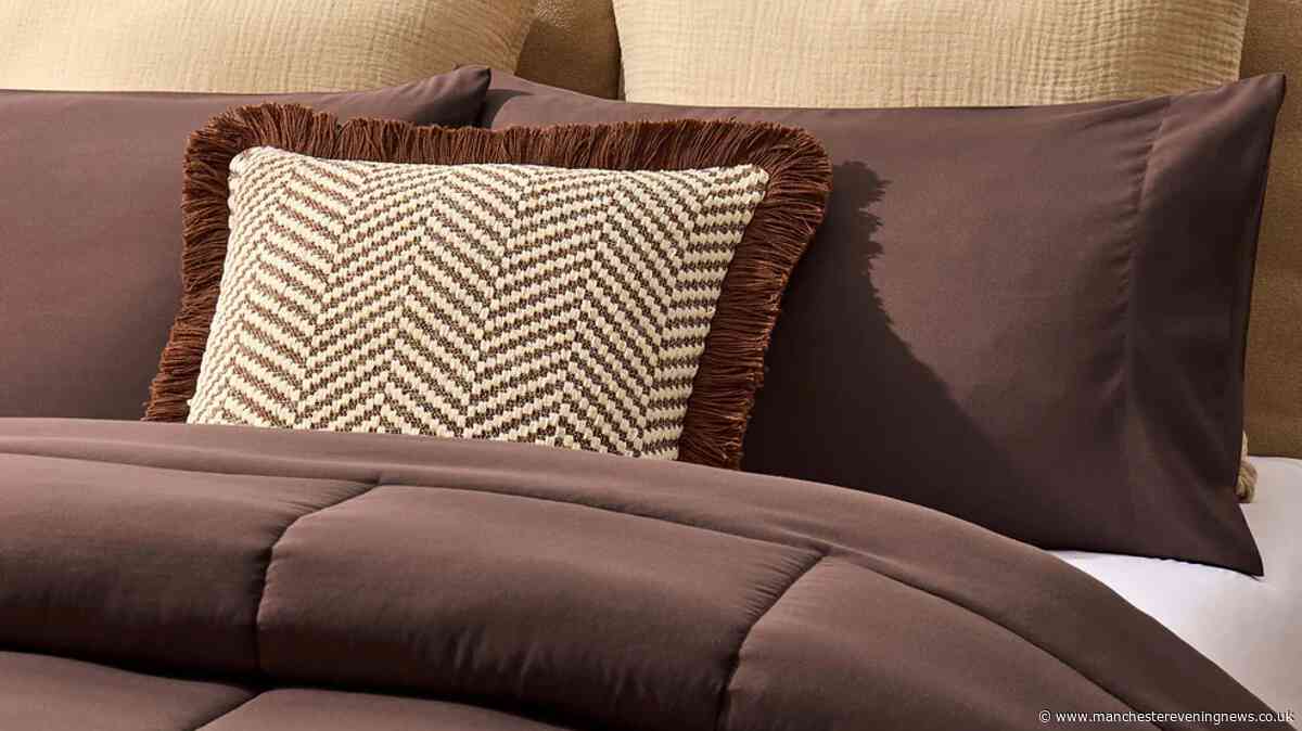 Dusk bedding reduced to £24 is perfect for anyone who struggles changing a duvet