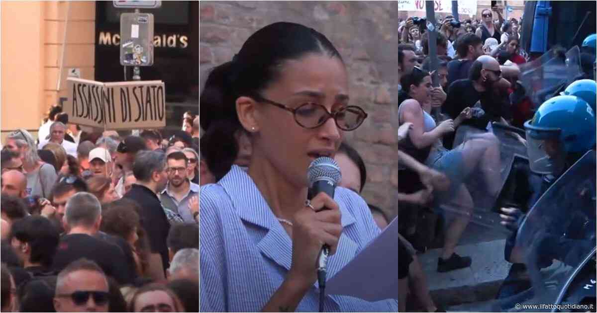 Bologna, in migliaia al presidio per Fakir voluto dal sindaco Pd. Salvini: “La sinistra alimenta l’odio”. Poi scontri con la polizia e cariche contro una parte del corteo