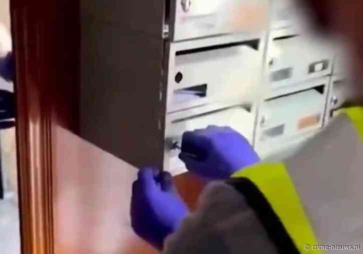 Partijen cocaïne verstopt in brievenbussen ontdekt tijdens politieactie in Barcelona