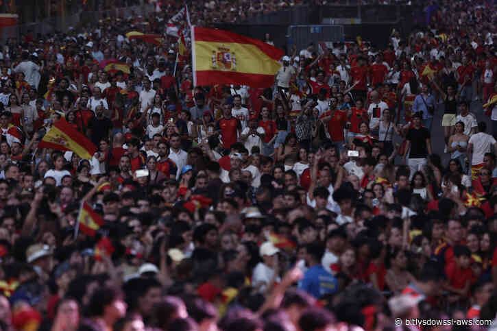 Casi dos millones de personas toman las calles de Madrid para celebrar el título de España