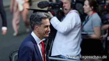 Großbritanniens neuer Premier Burnham bildet Kabinett um