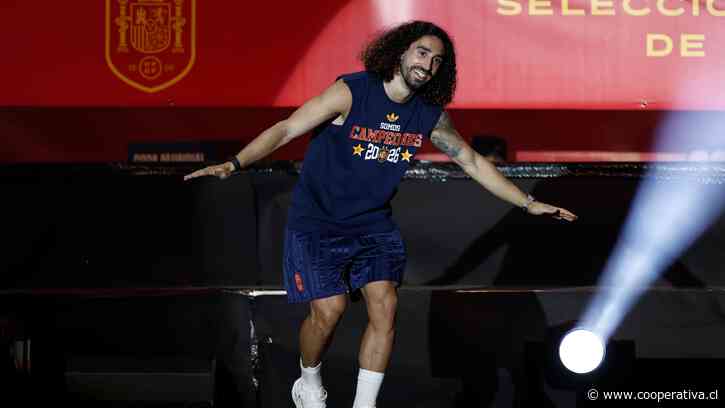 "Haaland tiembla...": Cucurella cantó su icónico tema en los festejos de España por el Mundial