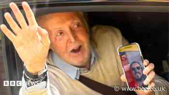 Beatles tour fans spot McCartney at traffic lights