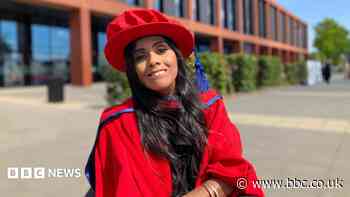 'Audience applause helped me walk at graduation'