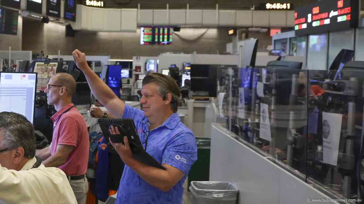 Wall St falls as investors focus on Iran and earnings