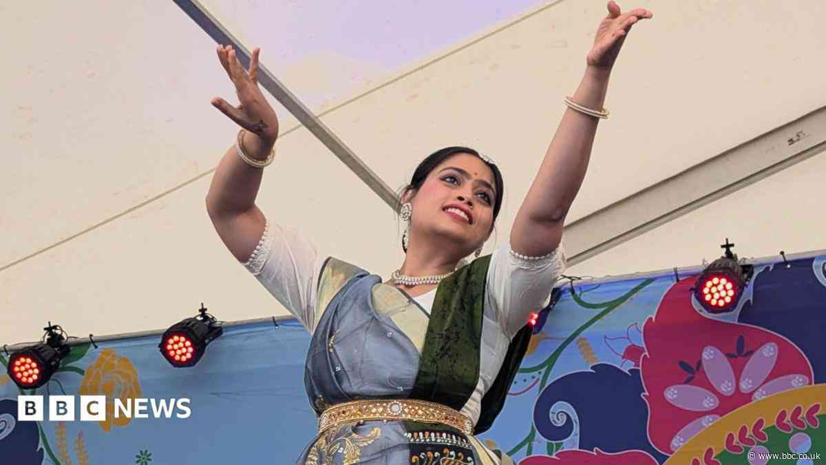 Mela draws thousands to Asian culture celebrations