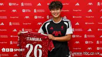 Liverpool sign midfielder Itamura from Feyenoord