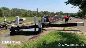 Five Grand Union Canal lock gates to be replaced
