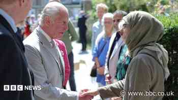 King hails design of Europe's first eco mosque