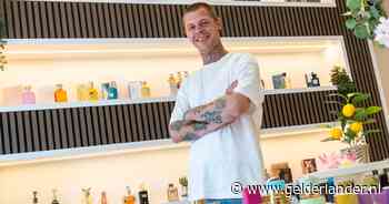 Graatmager en verslaafd kwam Lesley binnen bij de afkickkliniek, nu opent hij een parfumerie