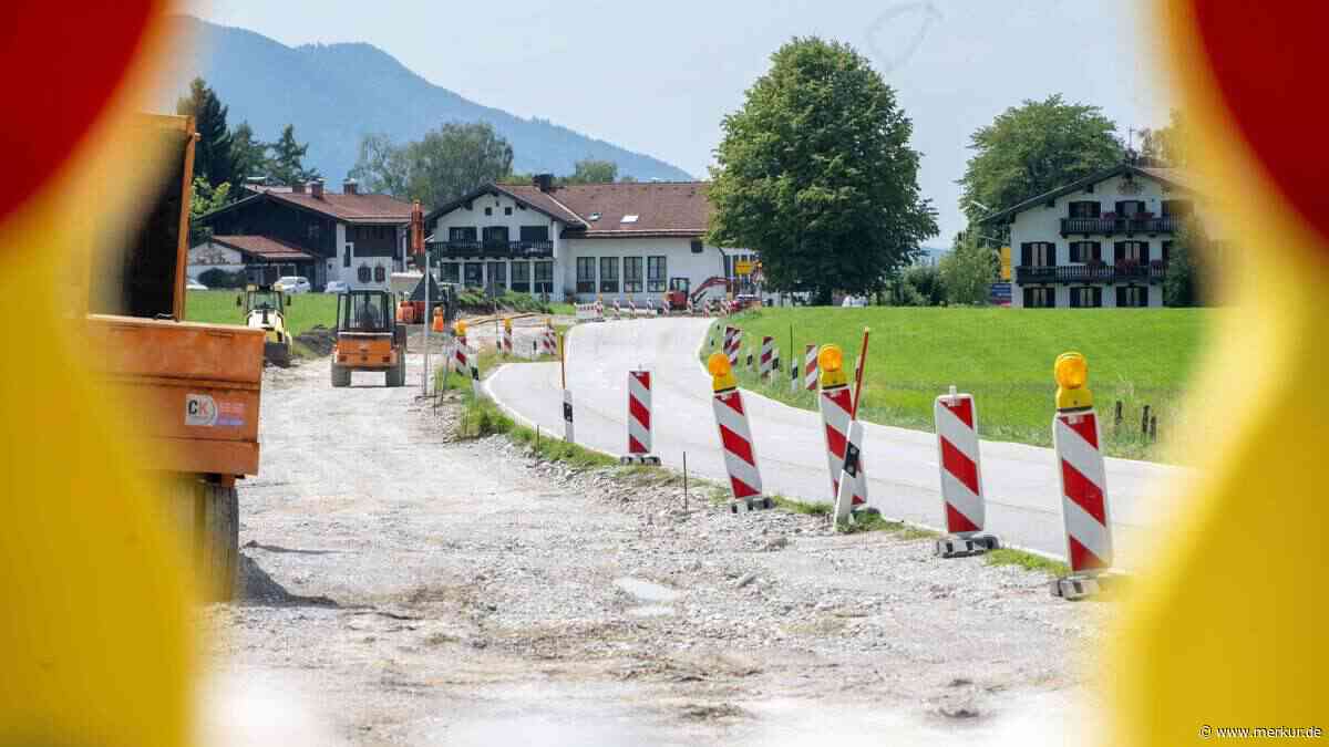Wegen Ausbau der Fahrbahn: B472 in Waakirchen ab sofort komplett gesperrt