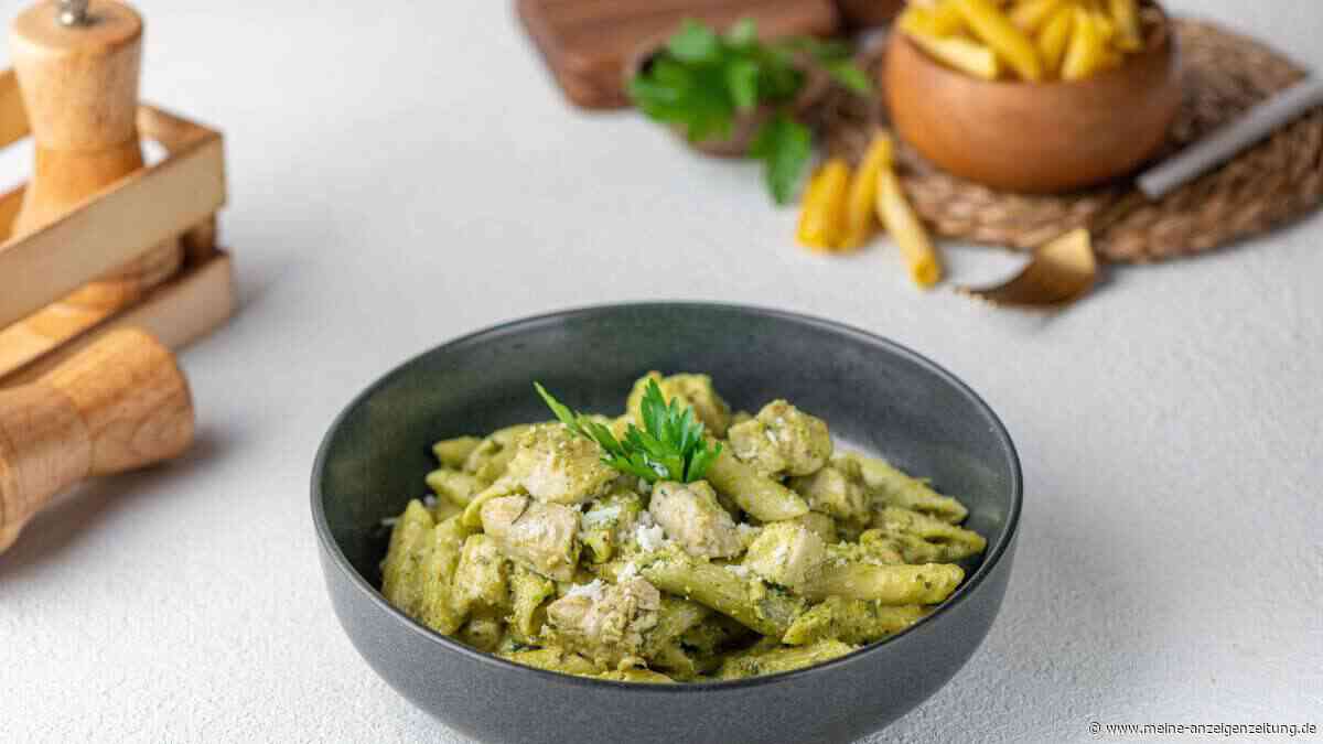 Diese cremige Pasta mit Zucchinisauce ist das perfekte Sommergericht