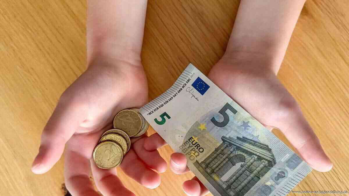Fast 7 Prozent der jungen Erwachsenen sind überschuldet – Expertin erklärt, was Eltern tun können