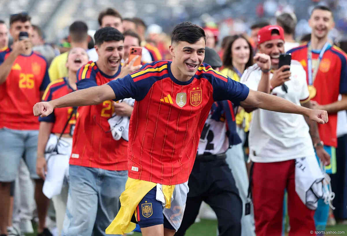 Touching reason behind Barcelona star Pedri’s penalty kick tradition with his father after winning trophies