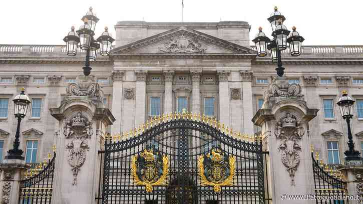 Exit Queen, il romanzo che ha anticipato l’arrivo di un premier inglese del nord che vuole rivoluzionare il Paese