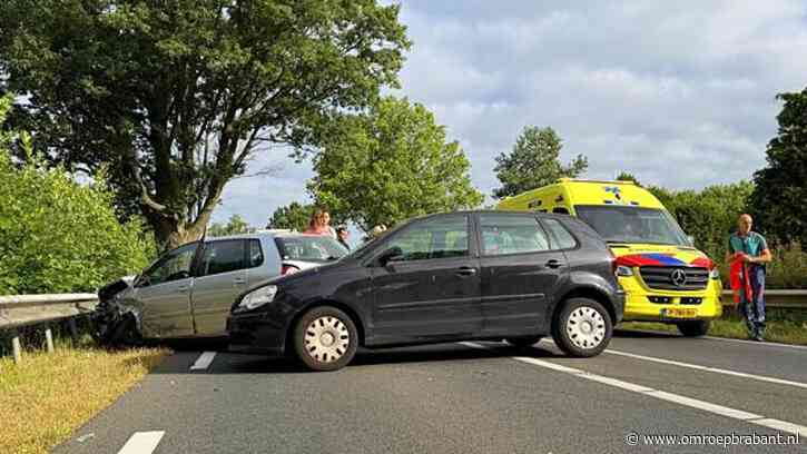 Drie auto's botsen in Erp nadat bestuurder in slaap valt, twee gewonden