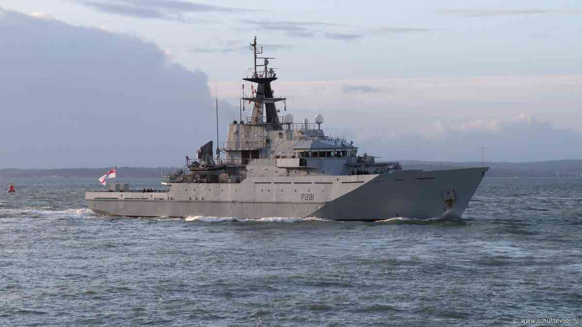 Russisch oorlogsschip houdt schietoefening voor Britse kust