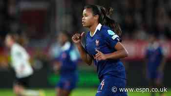Spurs sign Alice Sombath in club record deal