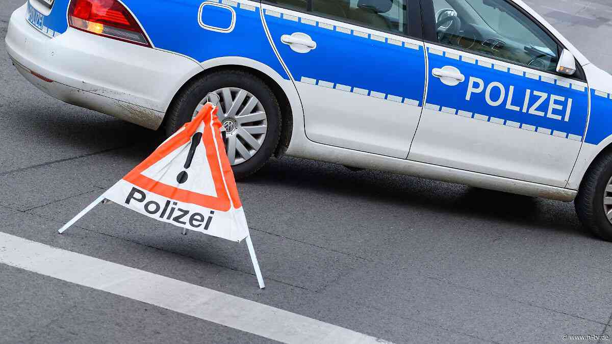 Unglück auf regennasser Straße: 16-jährige Fahrschülerin stirbt bei Unfall in Brandenburg