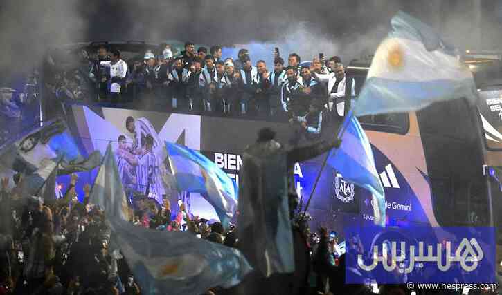 الآلاف في استقبال المنتخب الأرجنتيني من دون ميسي