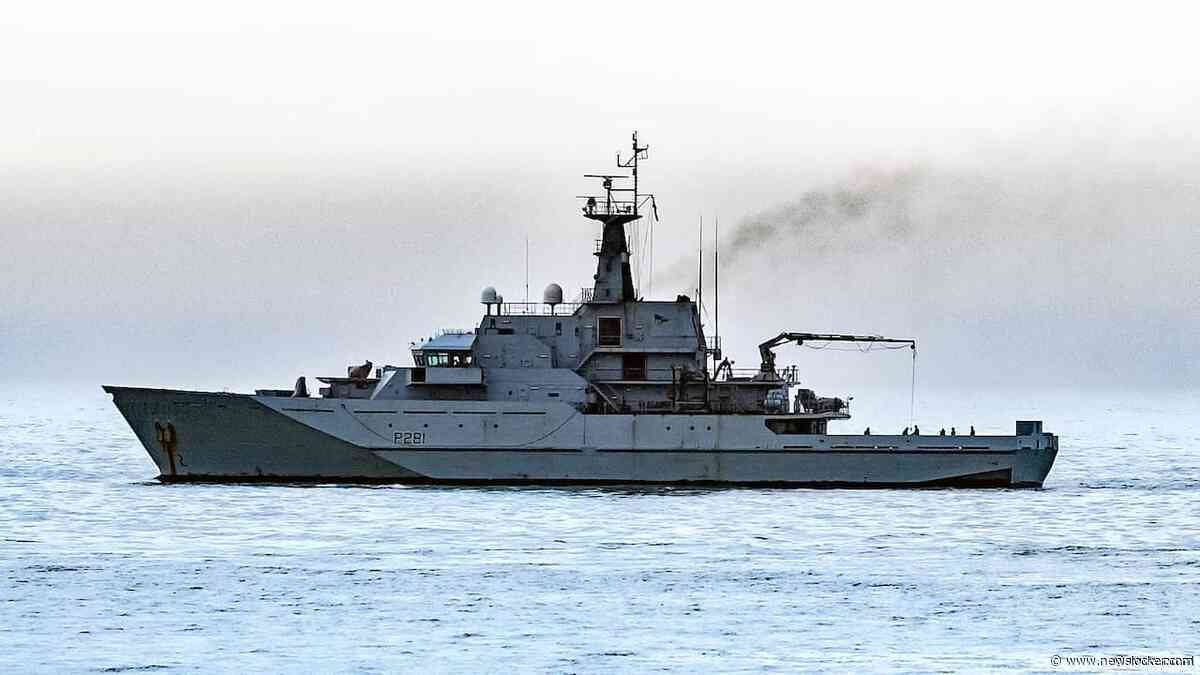 Russisch marineschip houdt schietoefening voor Britse kust